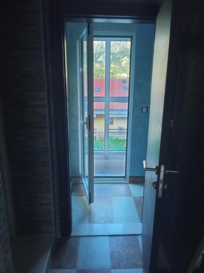 Apartments With Sea View In Prcanj Kotor Luaran gambar